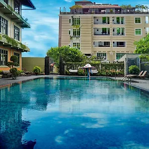 Hotel Sasha Transit